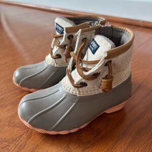 Sperry Kids Gray and Tan Waterproof Duck Boots with Pink-Tone Sole